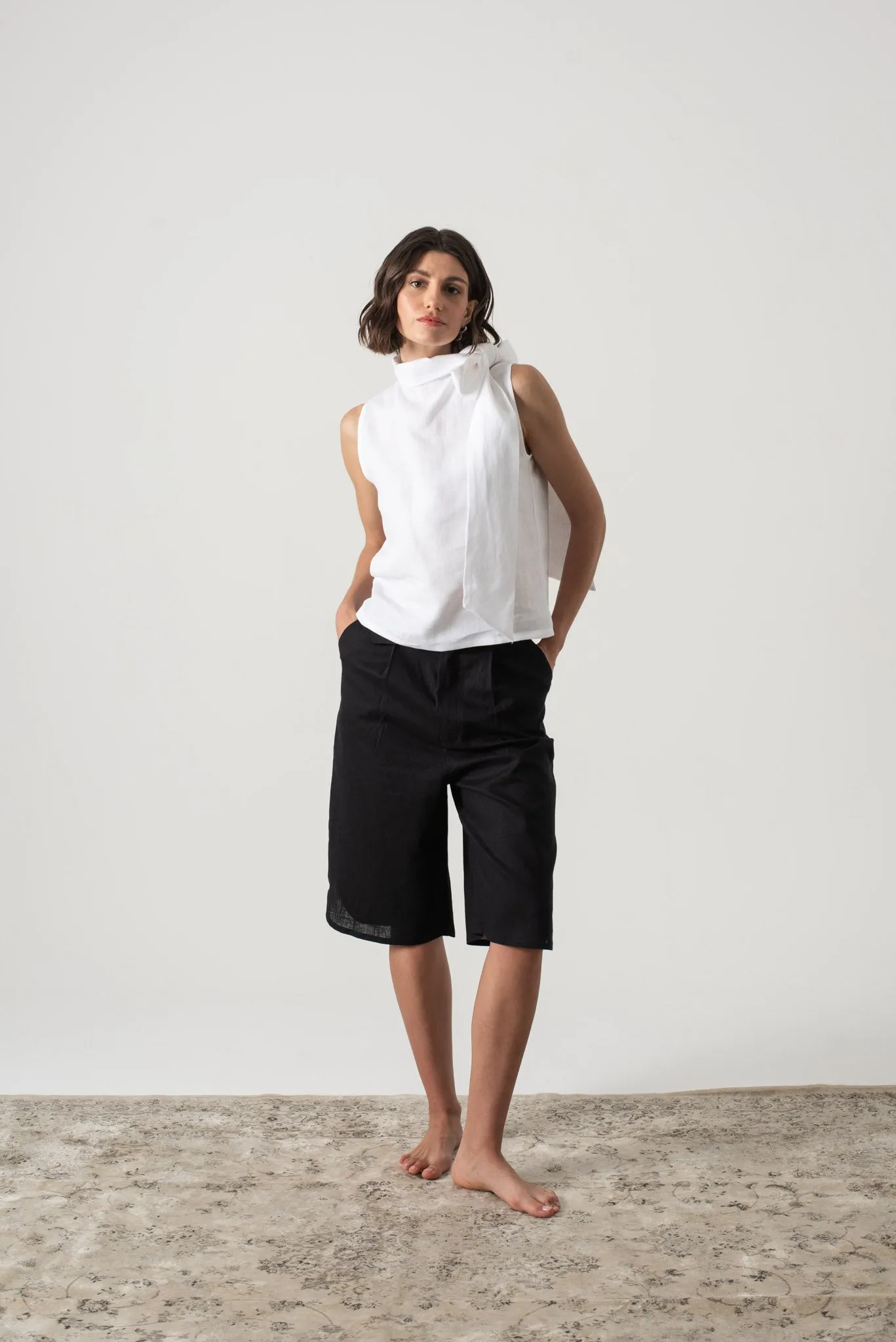 Jager Bermuda Linen Shorts Black