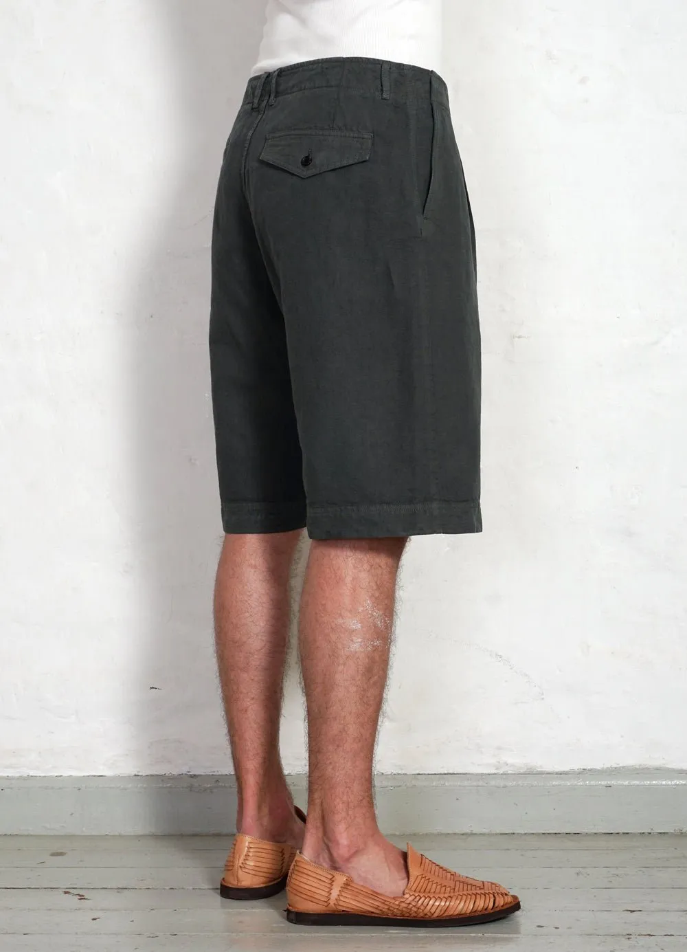 ROBIN | Super Wide Pleated Shorts | Oxidized